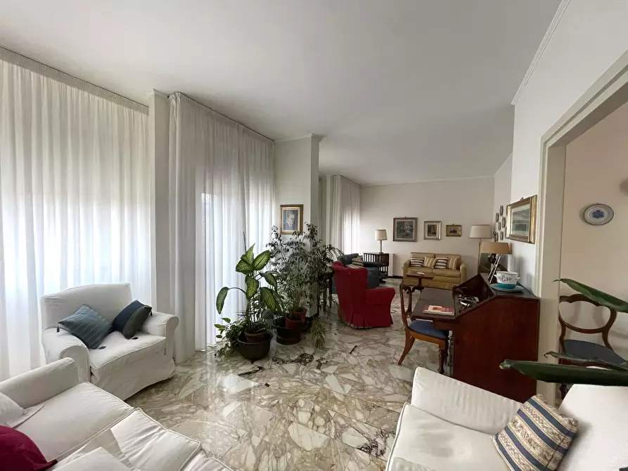 Immagine 2 di Appartamento in vendita  a Livorno