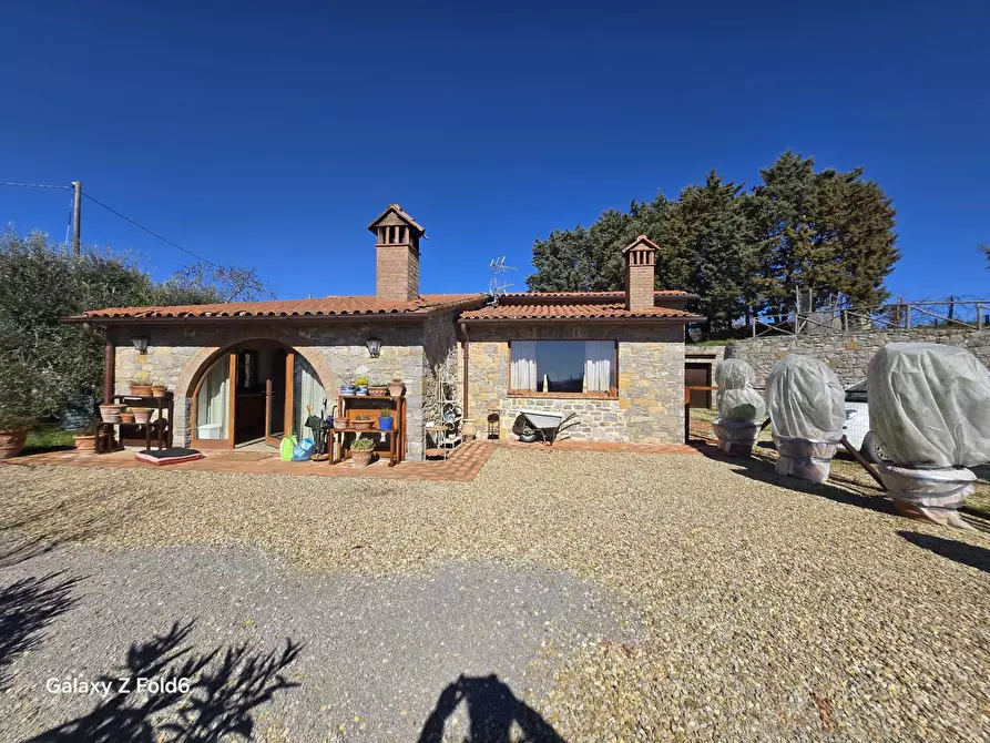 Immagine 2 di Casa indipendente in vendita  a Gaiole In Chianti