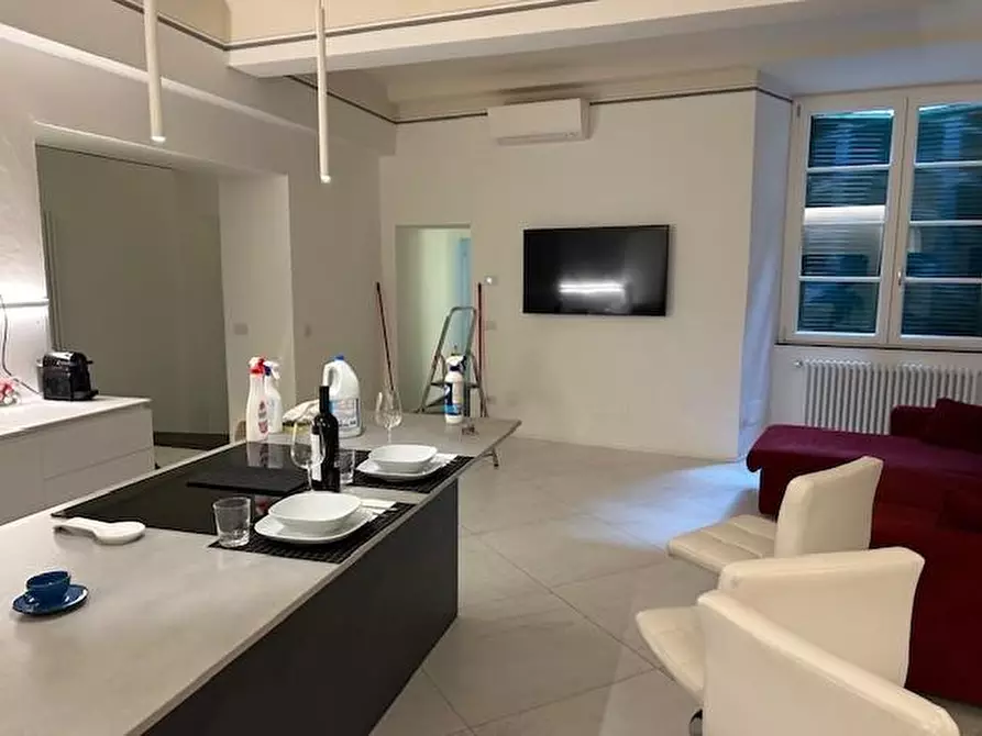 Immagine 4 di Appartamento in vendita  a Siena