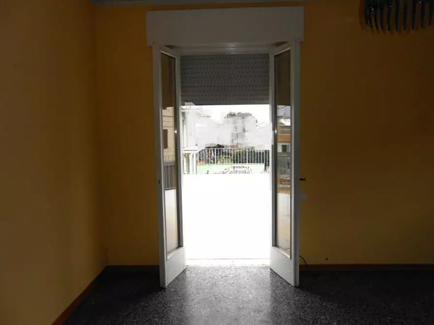 Immagine 5 di Ufficio in vendita  a Capannori