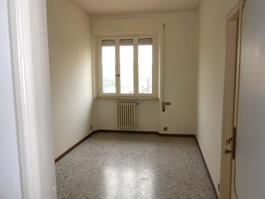 Immagine 7 di Ufficio in vendita  a Capannori