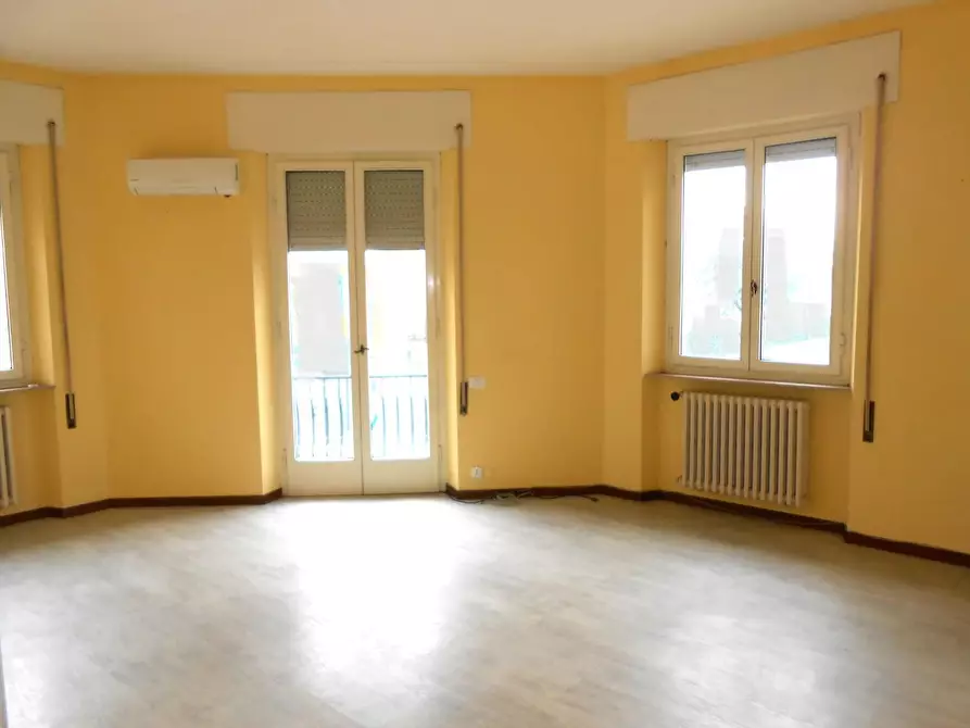 Immagine 1 di Ufficio in vendita  a Capannori