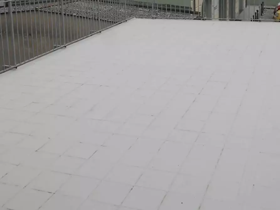 Immagine 6 di Ufficio in vendita  a Capannori