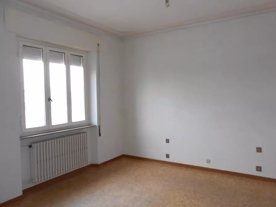 Immagine 8 di Ufficio in vendita  a Capannori