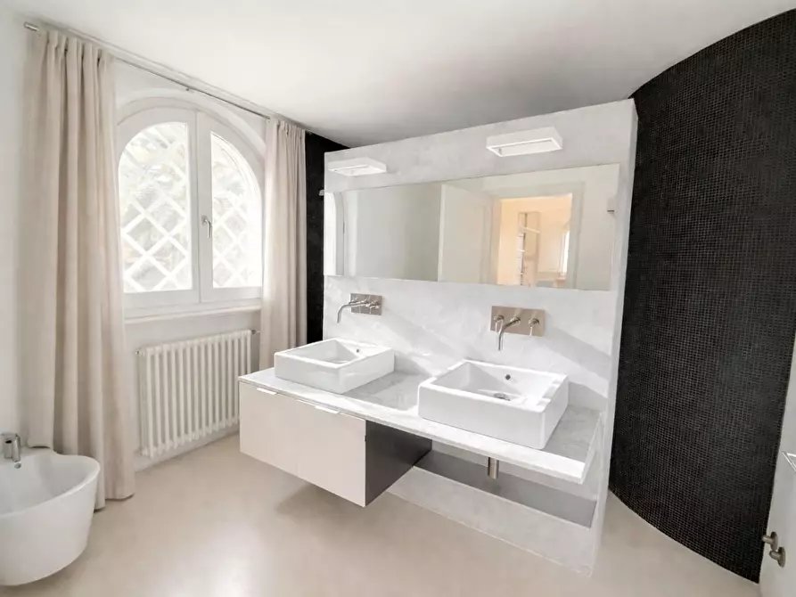 Immagine 17 di Villa in affitto  a Forte Dei Marmi