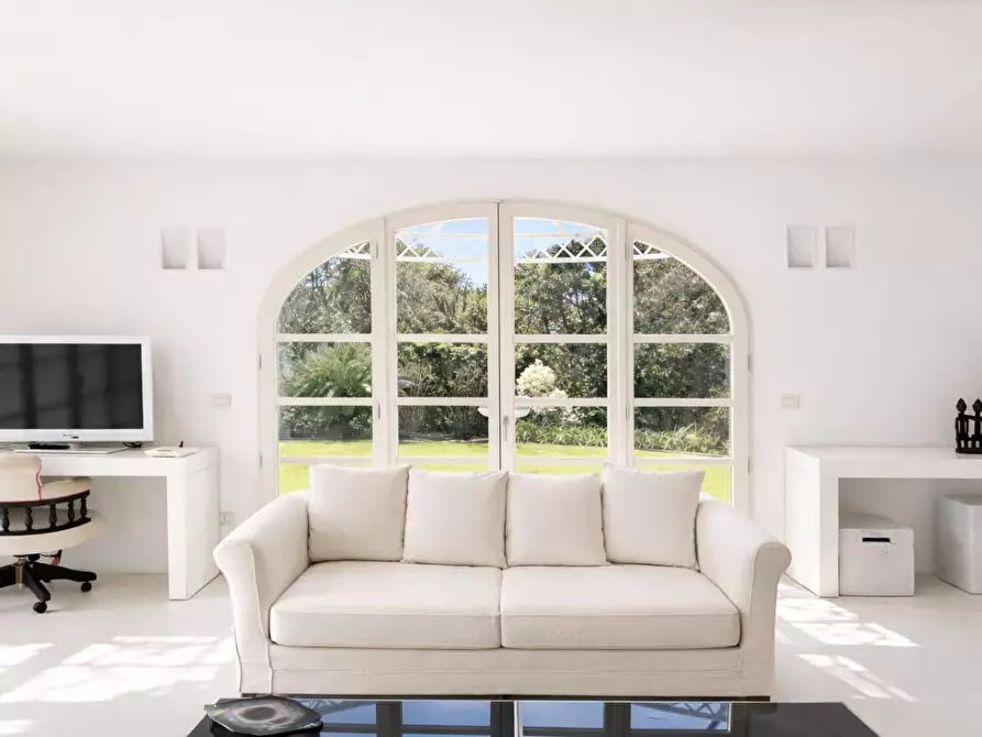 Immagine 11 di Villa in affitto  a Forte Dei Marmi