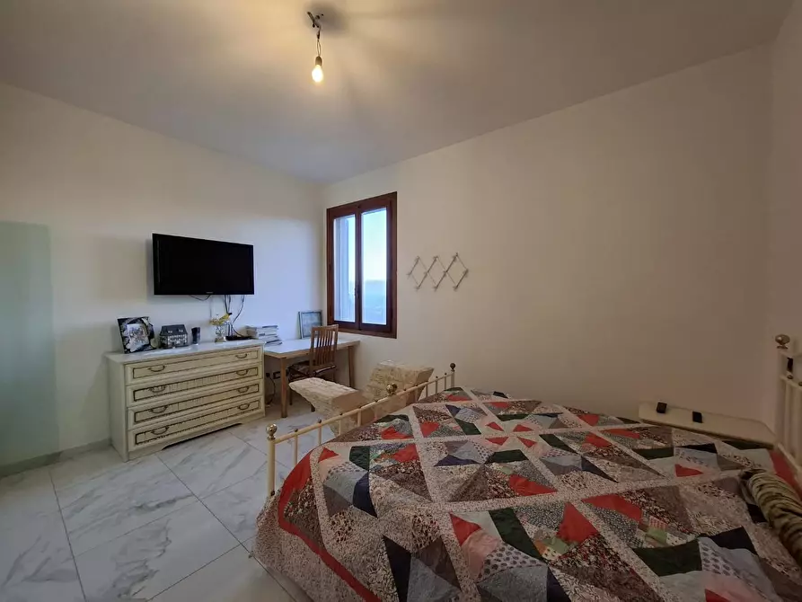 Immagine 11 di Villa in vendita  a San Miniato