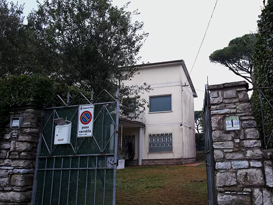 Immagine 2 di Casa bifamiliare in vendita  a Pisa