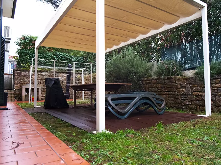 Immagine 6 di Casa bifamiliare in vendita  a Pisa