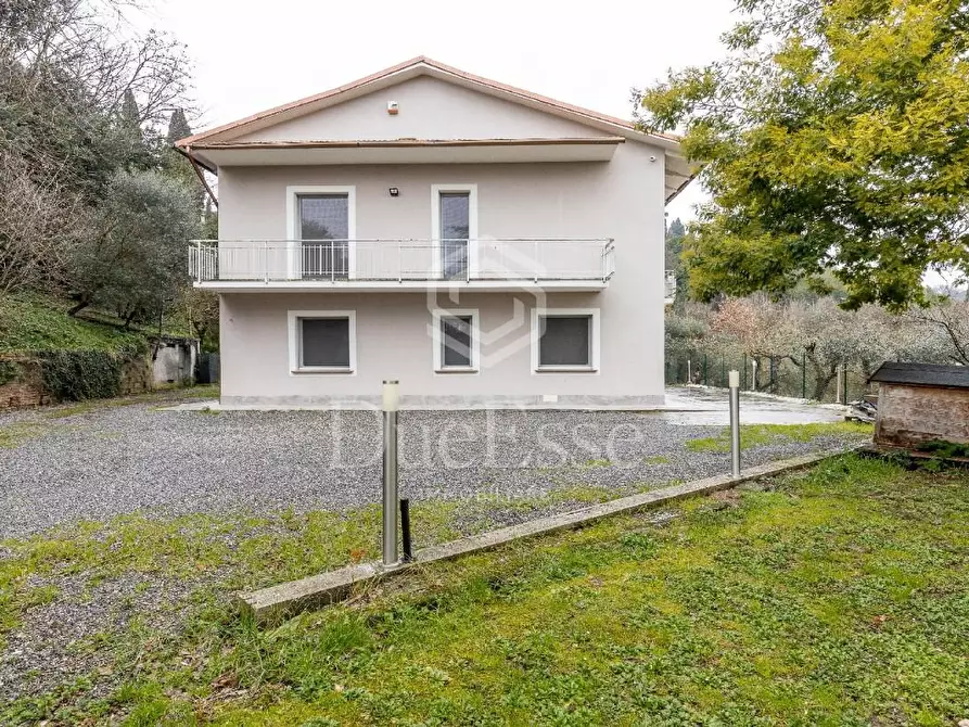 Immagine 1 di Villa in vendita  a Santa Maria A Monte