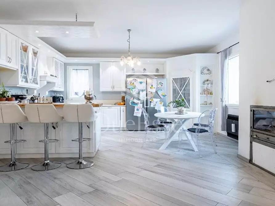 Immagine 8 di Villa in vendita  a Santa Maria A Monte