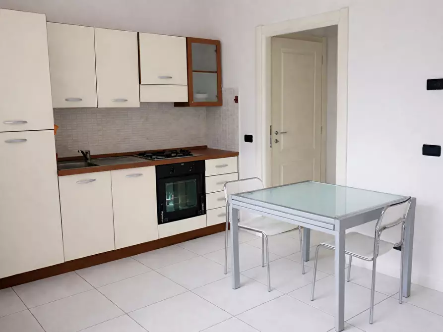 Immagine 2 di Appartamento in vendita  a Lucca