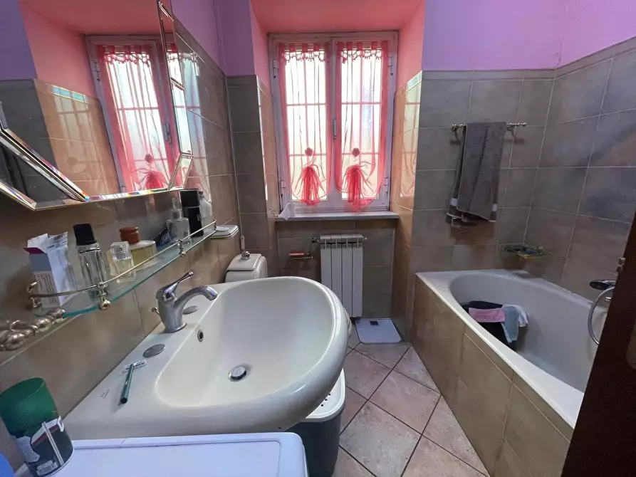 Immagine 16 di Porzione di casa in vendita  a Carrara