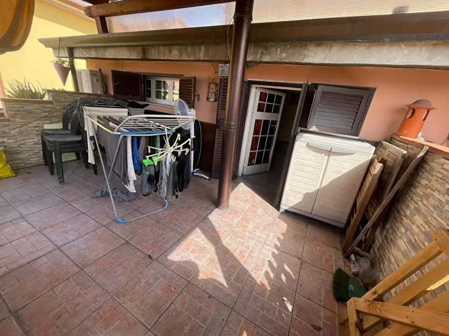 Immagine 2 di Porzione di casa in vendita  a Carrara