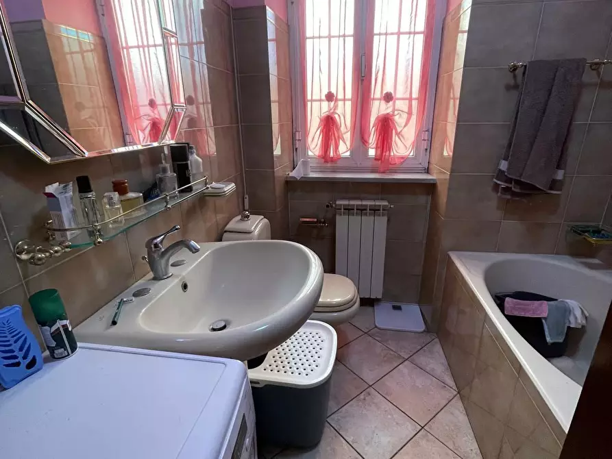 Immagine 18 di Porzione di casa in vendita  a Carrara