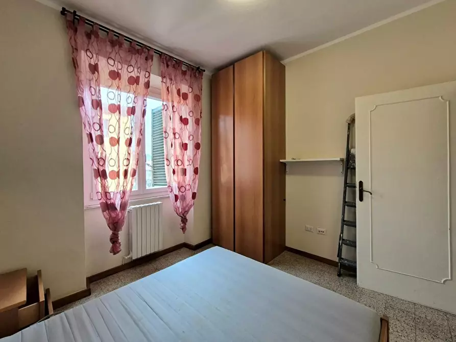 Immagine 15 di Appartamento in vendita  a Lucca