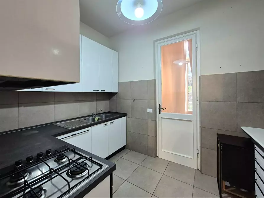 Immagine 9 di Appartamento in vendita  a Lucca