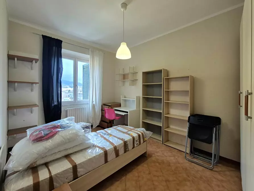 Immagine 16 di Appartamento in vendita  a Lucca