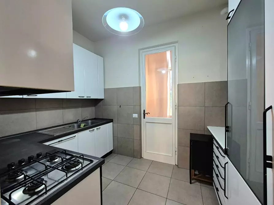 Immagine 10 di Appartamento in vendita  a Lucca