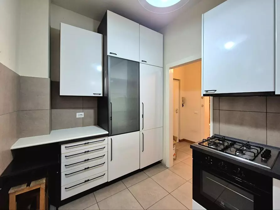 Immagine 8 di Appartamento in vendita  a Lucca