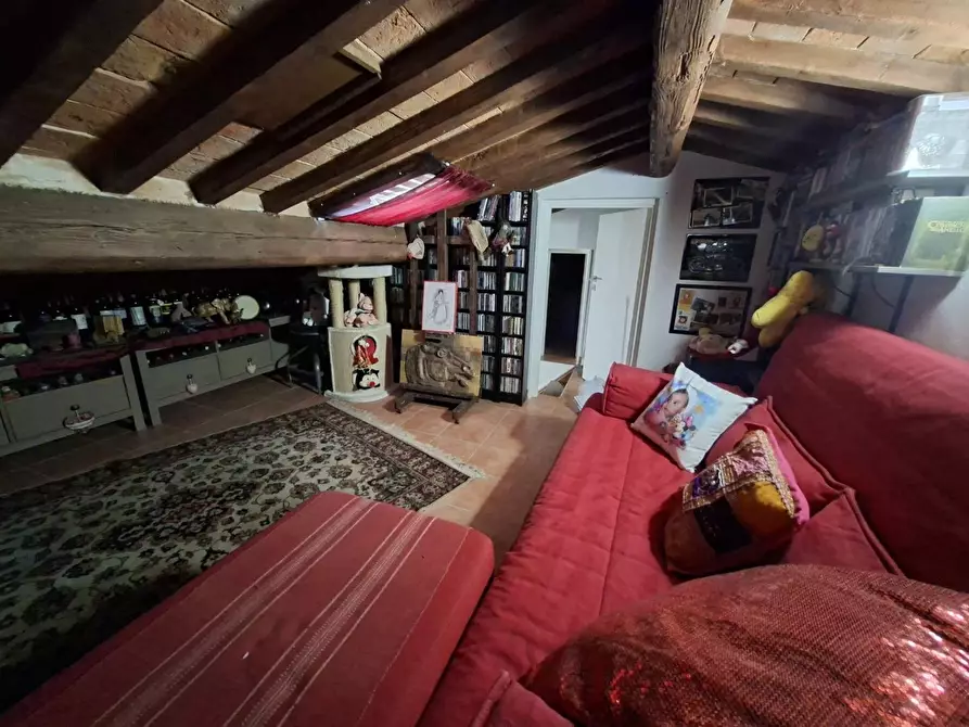 Immagine 46 di Appartamento in vendita  a Collesalvetti