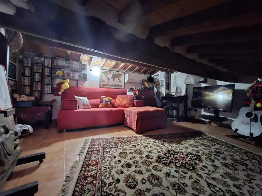 Immagine 24 di Appartamento in vendita  a Collesalvetti