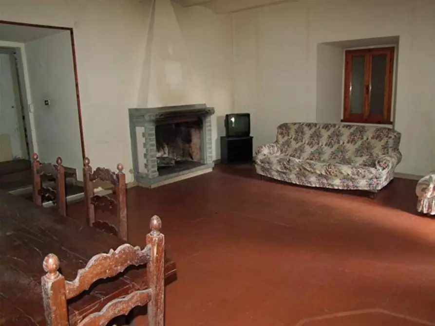 Immagine 3 di Villa in vendita  a Londa