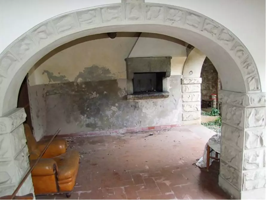 Immagine 2 di Villa in vendita  a Londa