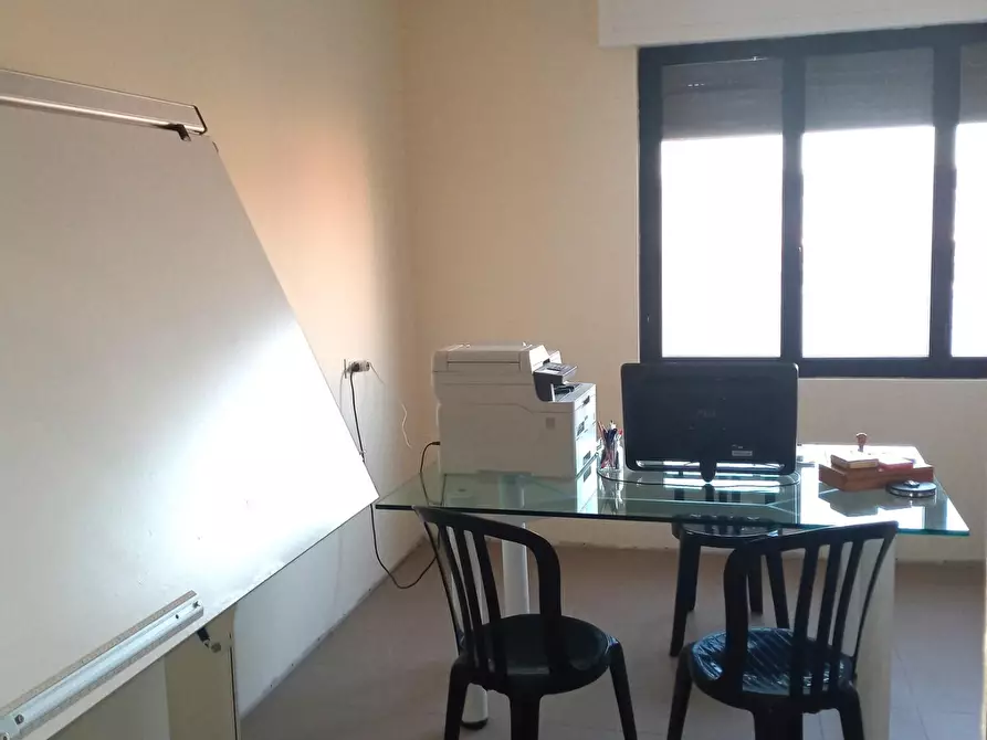 Immagine 4 di Ufficio in vendita  a Pisa