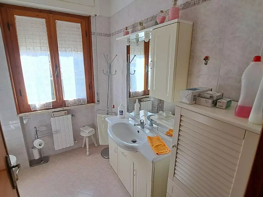 Immagine 12 di Appartamento in vendita  a Rosignano Marittimo