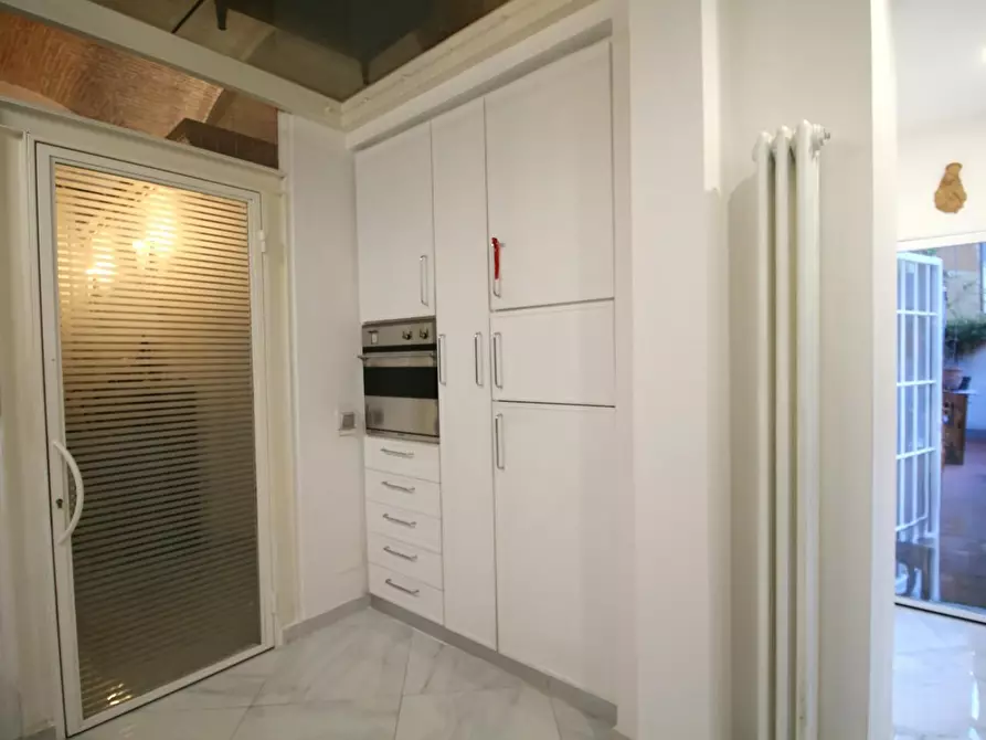 Immagine 5 di Appartamento in vendita  a Pisa