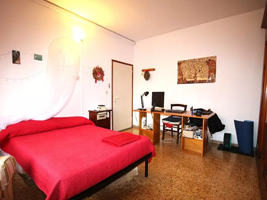 Immagine 6 di Appartamento in vendita  a Pisa