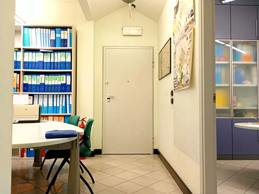 Immagine 4 di Ufficio in vendita  a San Miniato