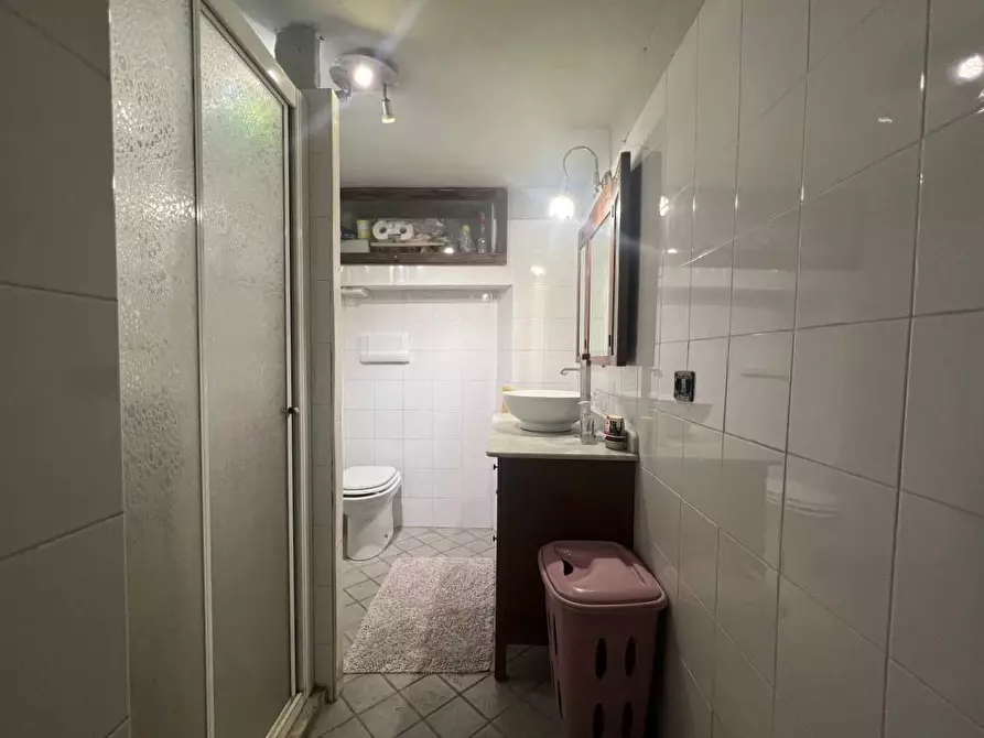 Immagine 30 di Appartamento in vendita  a Lucca