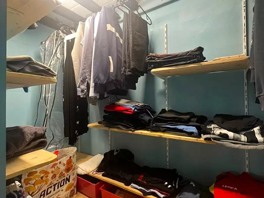 Immagine 25 di Appartamento in vendita  a Lucca