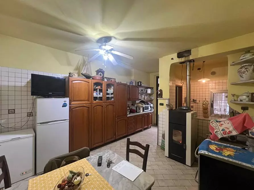 Immagine 9 di Appartamento in vendita  a Lucca