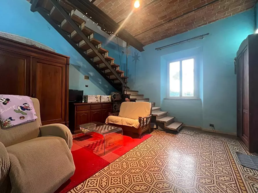 Immagine 2 di Appartamento in vendita  a Lucca