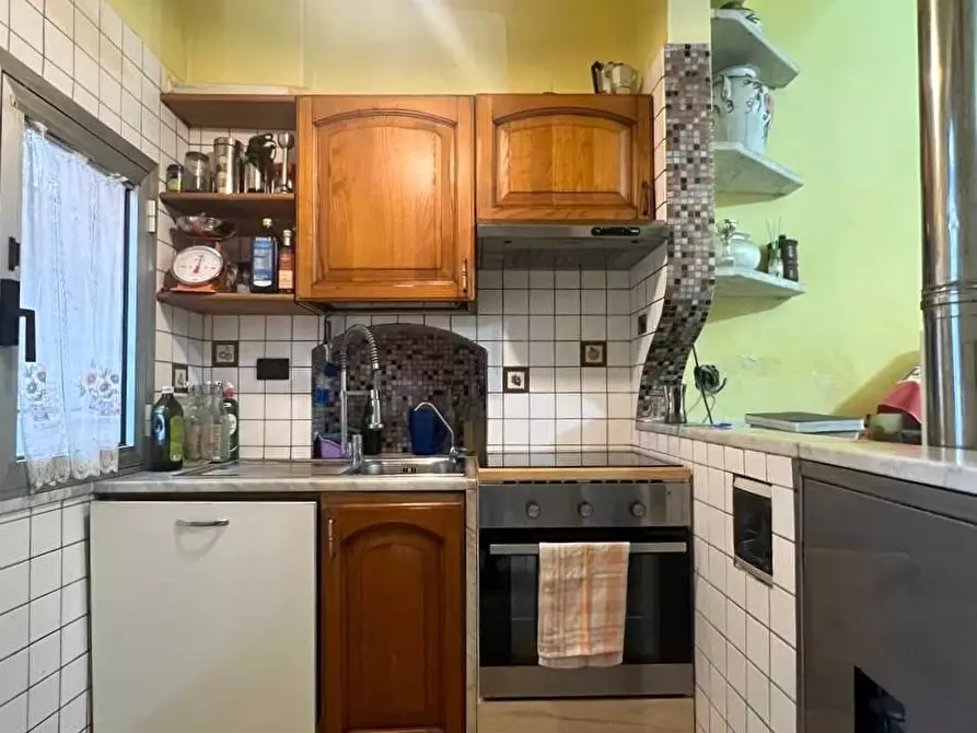 Immagine 11 di Appartamento in vendita  a Lucca