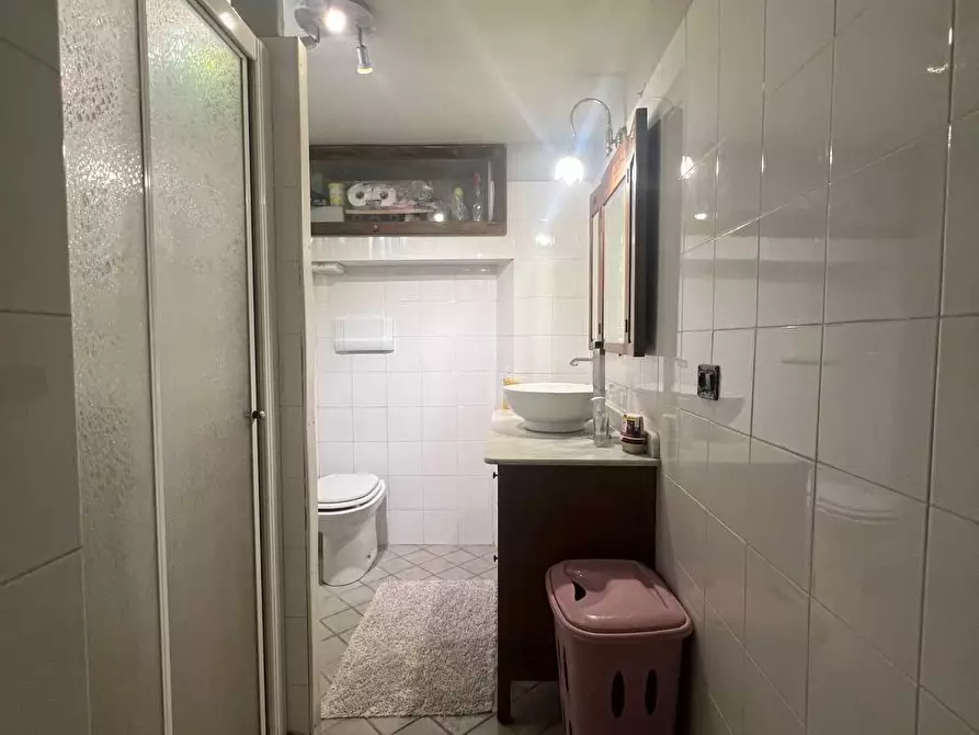 Immagine 29 di Appartamento in vendita  a Lucca