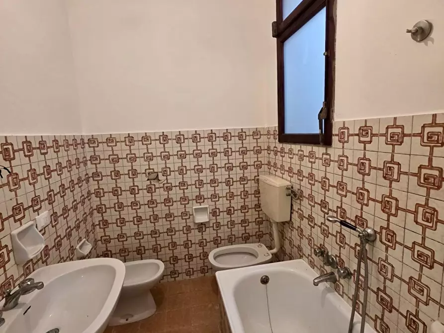 Immagine 14 di Appartamento in vendita  a Viareggio