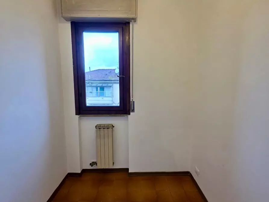 Immagine 12 di Appartamento in vendita  a Viareggio