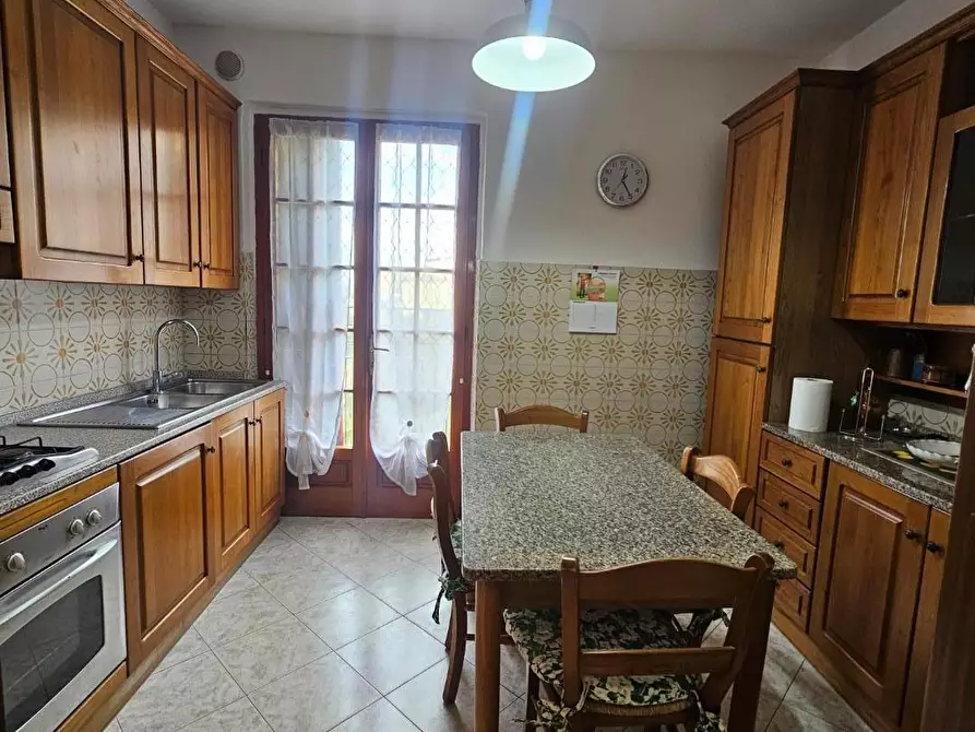 Immagine 5 di Appartamento in affitto  a Crespina Lorenzana