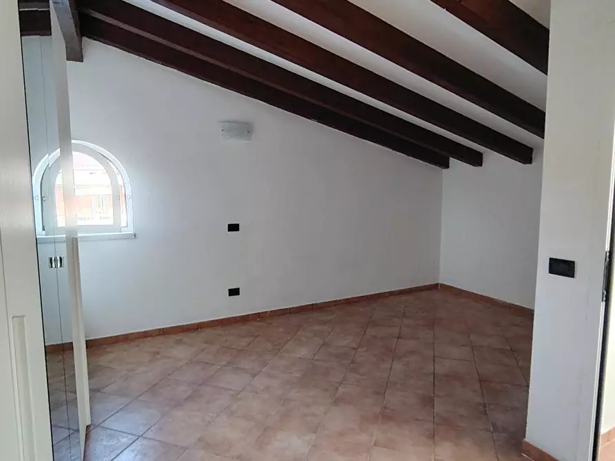 Immagine 12 di Casa indipendente in vendita  a Carrara