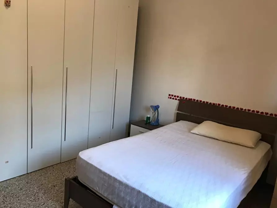 Immagine 11 di Appartamento in vendita  a Siena
