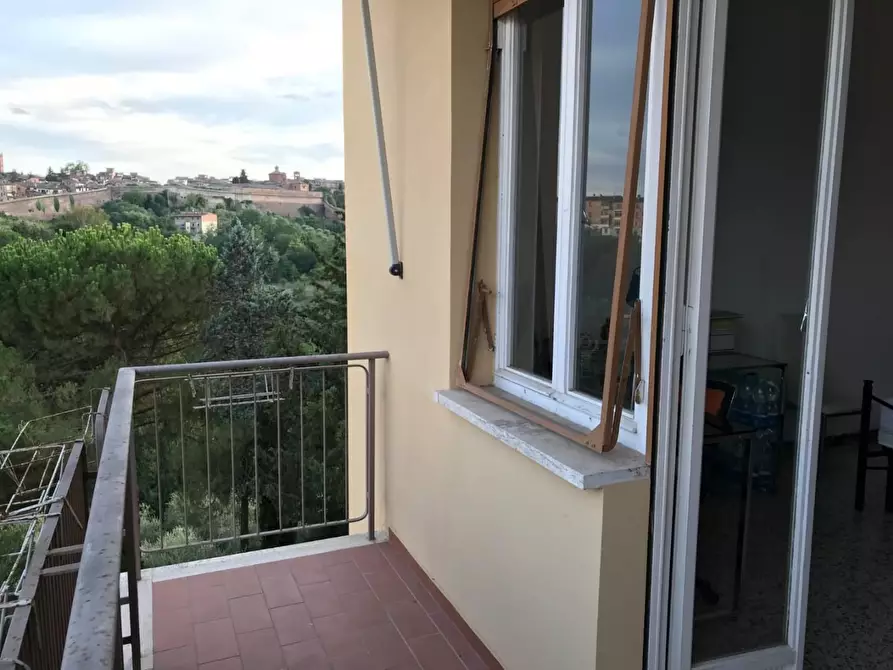 Immagine 7 di Appartamento in vendita  a Siena