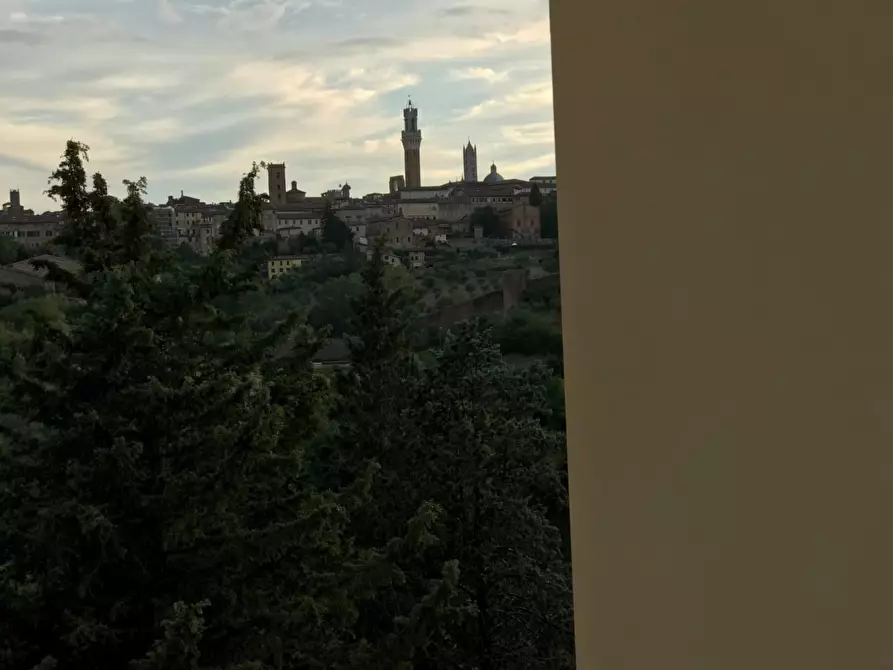 Immagine 9 di Appartamento in vendita  a Siena