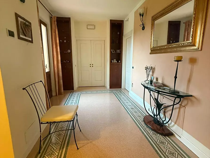 Immagine 42 di Villa in vendita  a Fucecchio