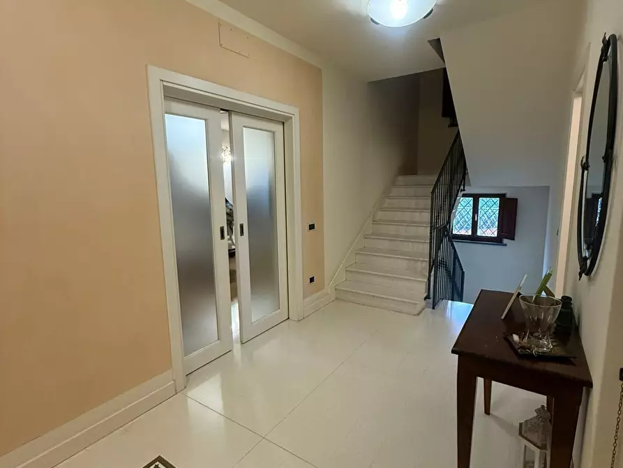 Immagine 6 di Villa in vendita  a Fucecchio