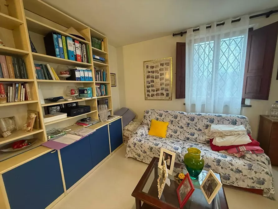 Immagine 2 di Villa in vendita  a Fucecchio