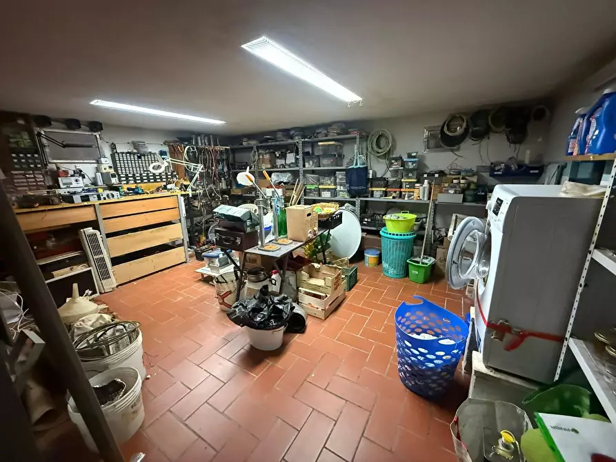 Immagine 10 di Villa in vendita  a Fucecchio